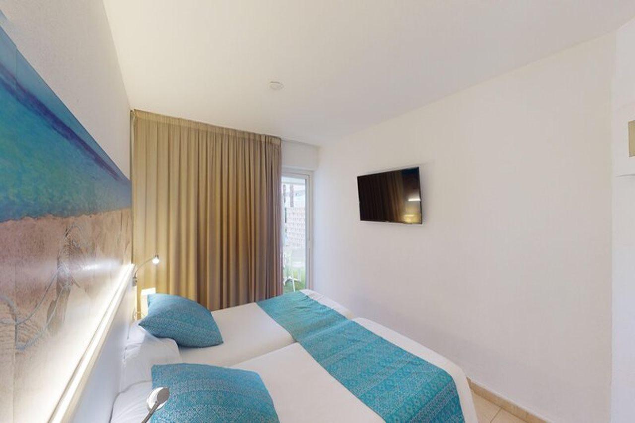 Aparthotel Tropic Garden ซานตาเอวเลเรียเดสริว ภายนอก รูปภาพ