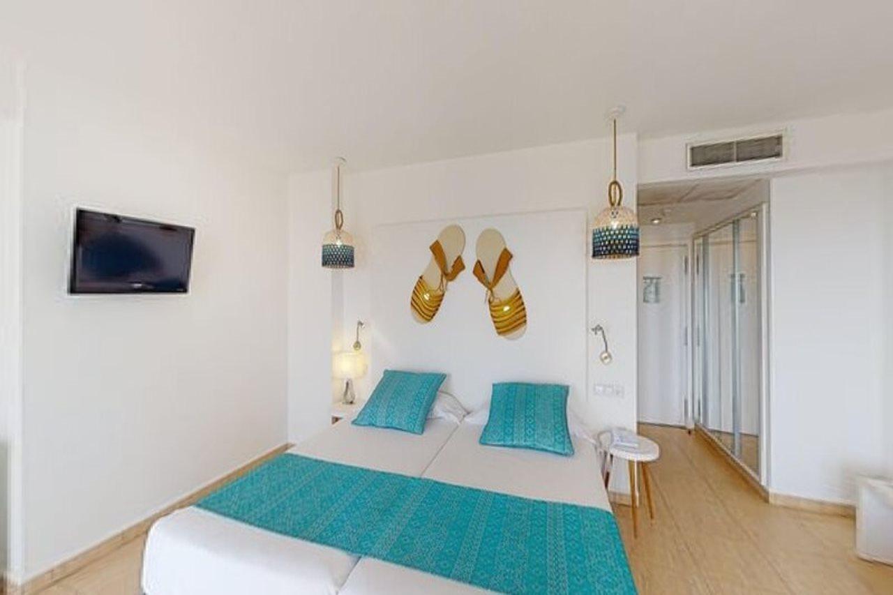 Aparthotel Tropic Garden ซานตาเอวเลเรียเดสริว ภายนอก รูปภาพ